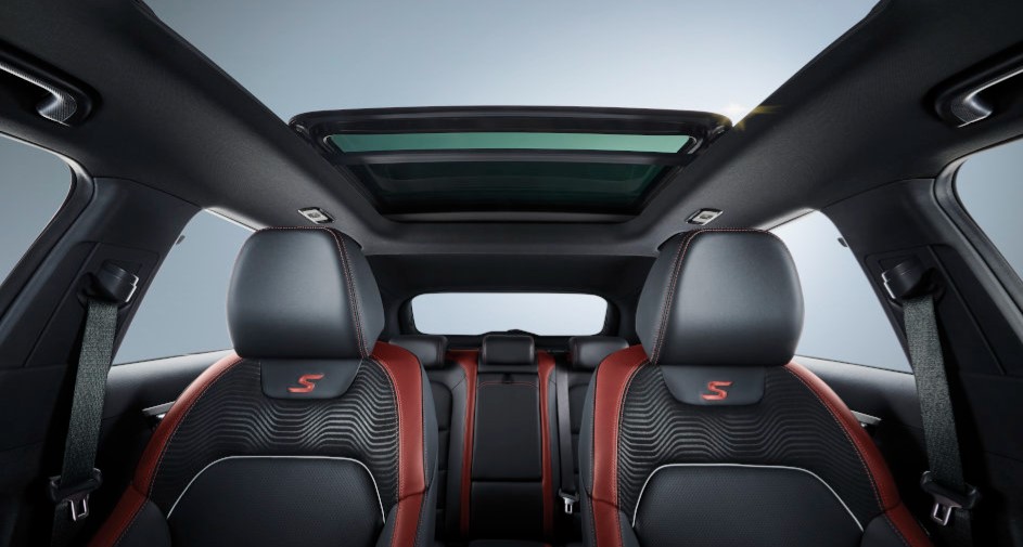 Фото салона GEELY COOLRAY