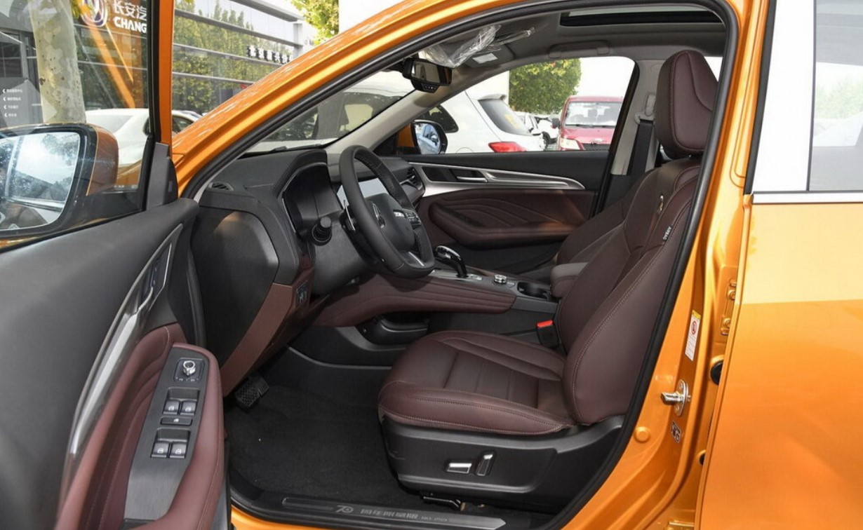 Фото салона Haval F7