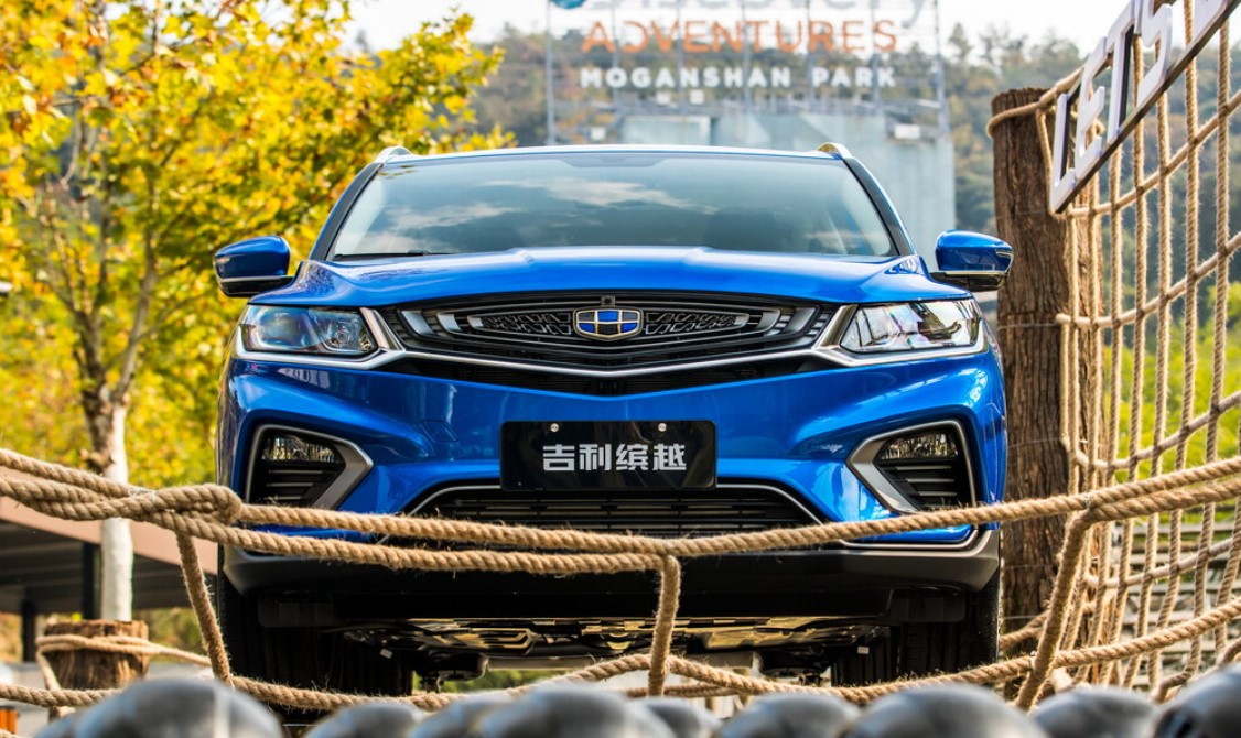 Фото Geely Coolray 