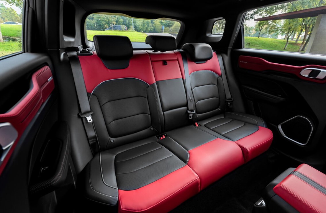 Фото Geely ICON 