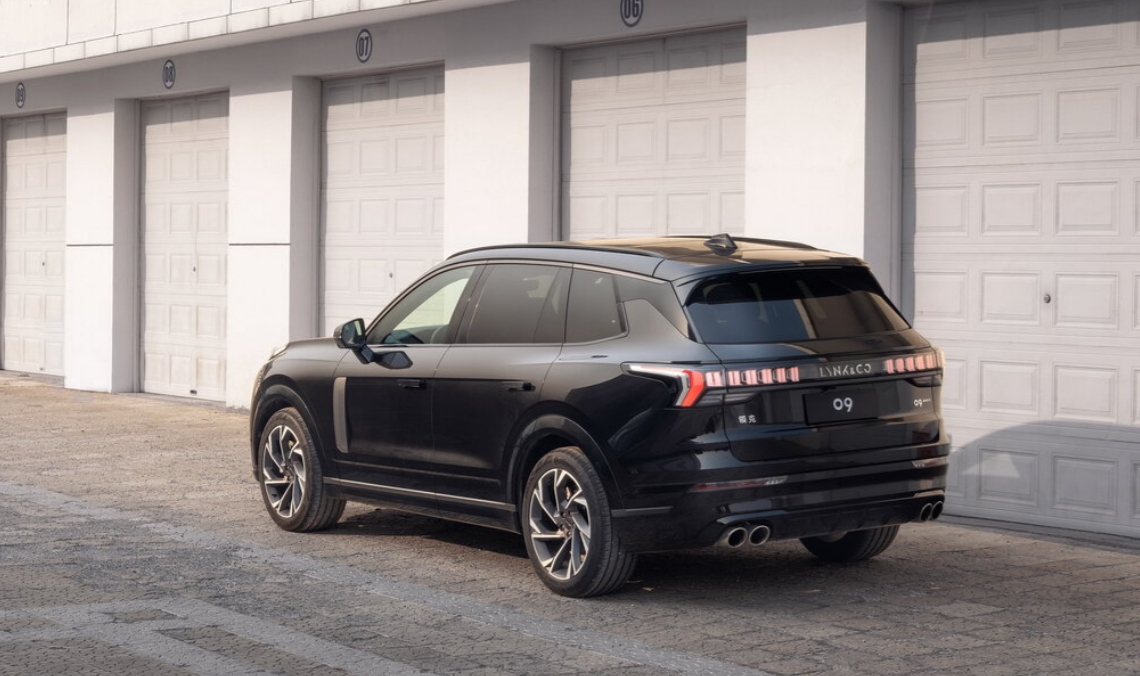 Внешний вид Lynk & Co 09