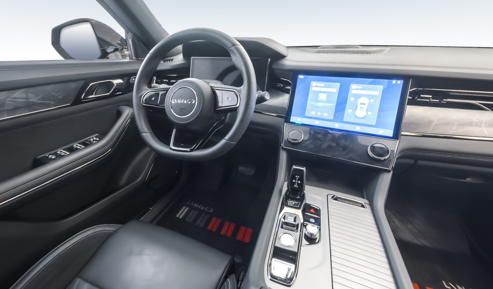 Фото салона Lynk & Co 09