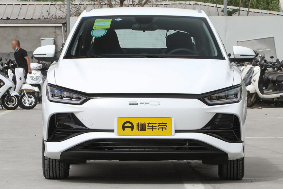 BYD E2