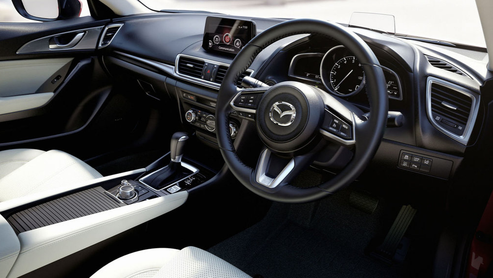 Фото салона MAZDA AXELA