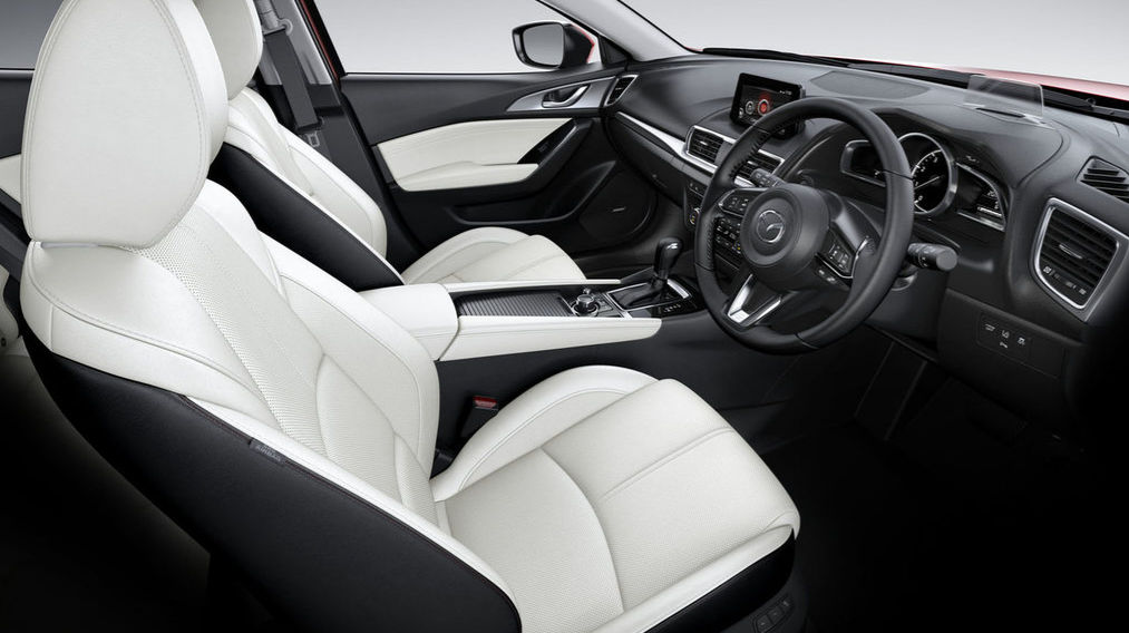 Фото салона MAZDA AXELA